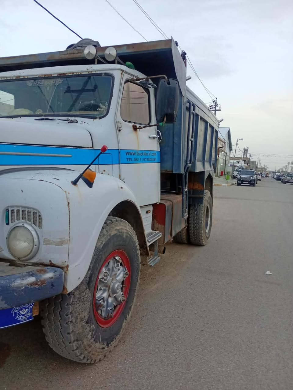 سكانيه 111 للبيع موديل 79 بلاديه كله تخم تواير محرك جديد كير جديد اكسن خفيف رقم بغداد شرط التحويل ولوكاله سياره ميعوزه شي كبل عل شغل بلادي كلها ***********) (***********
