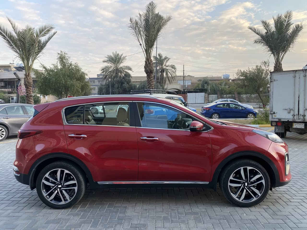 السلام عليكم 
سبورتج 2021 خليجي فول مواصفات عدا الفتحه

بدون حادث كفاله عامه 

رقم بغداد ب اسمي

ماشيه 97 الف حقيقي

شاشه كبيره كار بلاي أندرويد اوتو

بصمه

كامره خلفيه دواره

تشغيل عن بعد 

كشنات جلد

كشن السايق والراكب  كهرباء 

قطعتين تبريد 

تبريد منفصل

مري شفط

اشاير بل مري 

تحكمات ستيرن جهتين

كروس مثبت سرعه

حساسات 360 امامي خلفي 

مكينه 2000 دوش المرغوب 

مرايه تعتيم

ويا كب كبير 

داخل لونين جملي واسود 

العنوان بغداد الكرخ

*********** اتصال
