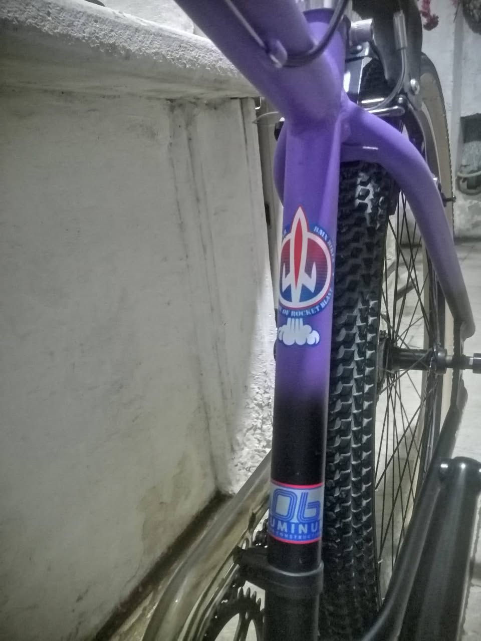 السلام عليكم بايسكل BMX thruster حجم 29 بايسكل خفيف الوزن أمريكي مال حركات وسرعه امانة الله ماصارله سبوع عدي 
بايسكل مكفول من أي عطل اذا ما عجبك يرجع المكان الشعب حي البساتين قرب مسبح الزيتون السعر 230 وبي مجال للشراي خاص أو واتساب ***********
