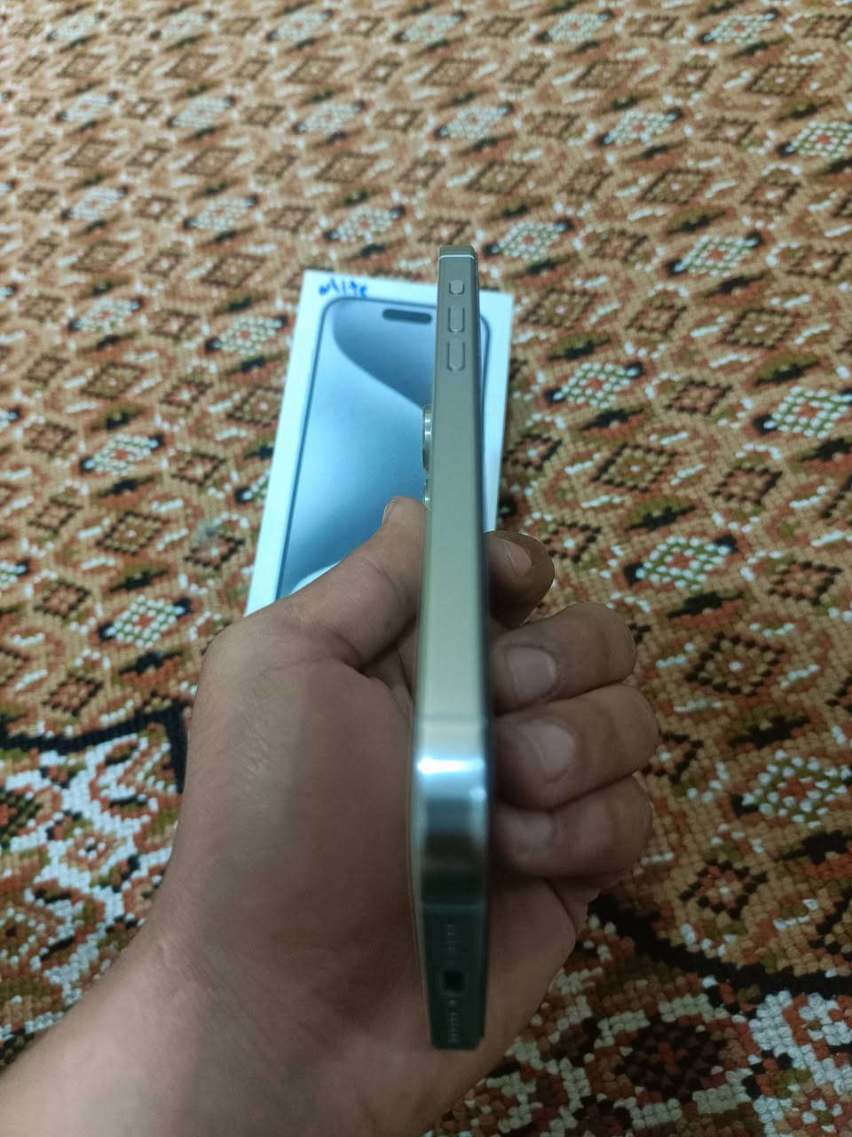 السلام عليكم
ايفون 15 برو ماكس 

نموذج M 

ذاكرة / 256

بطاريه / 100

الجهاز / مكفول عل فحص

لون / طافي

المكان / ديالى القداديه

***********

السعر / 875
