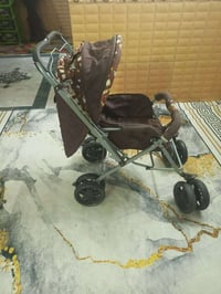 عربانة طفل • نظيفة