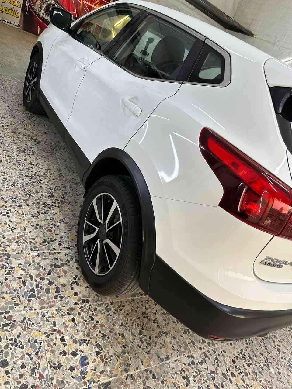 نيسان روج سبورت كلين فقط بارد بحسم البنيد 
موديل ٢٠١٩ وارد امريكا 
ماشيه ٧٥ الف مايل
السعر ١٤٠ وبيه مجال للشراي مكان السياره بابل المسيب 
للتواصل 
ابو عبدالله ***********
