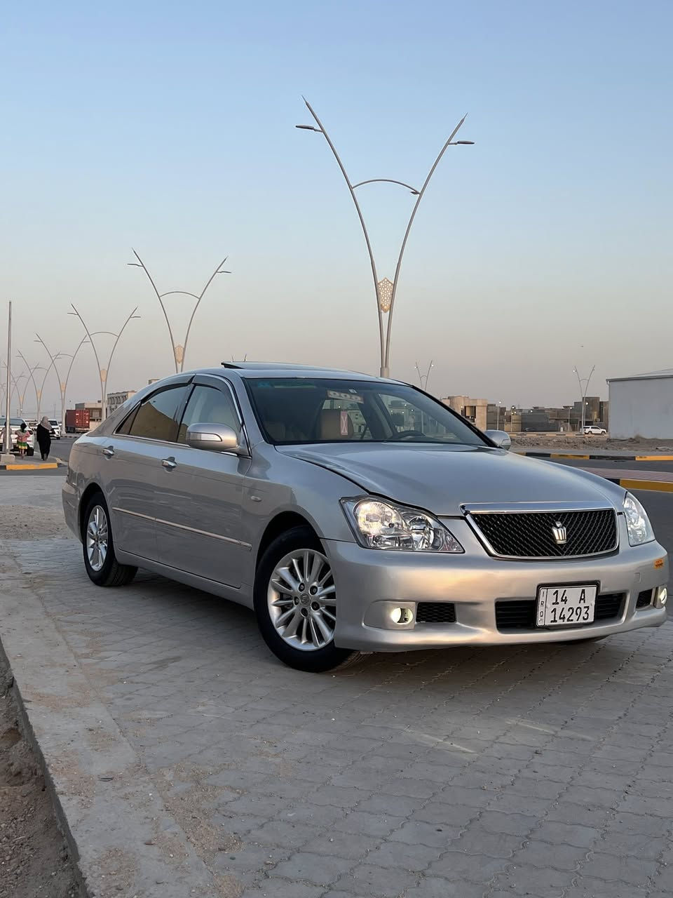 سلام عليكم. شاهينه رقم بصره تسجيل جديد قرار 48 السياره كصة قماره فقططط. الباقي كفاله. من الكصه الثانيه ومن النقل ومن الضربه. مكينه وكير. جدد حداده جديده. مواصفات 4دكم. غرفه جلد. فتحه كشنات تددفه تبريد.  السياره جديده كلششش. مابيها نقص برغي تبريد 3 قطع. ثلج.  سنويه لغاية 2030السعررر120هاتف ***********البصره الزبير.
