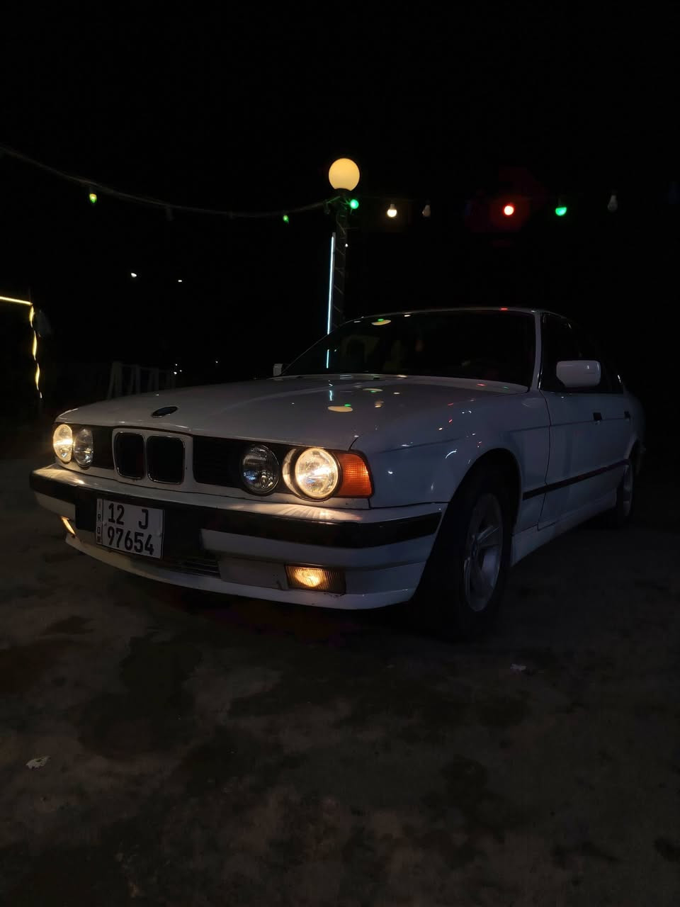 للبيع BMW  موديل (1989) محرك وكير جديد محرك فل (520) كير عادي  رقم نينوى نكليزي سنويه عظم (30) كابون بانزين سلايت تبريد يعوزو غاز سياره بدون صبغ وبدون ضرر السعر (40) وبيها مجال للاستفسار (***********)

