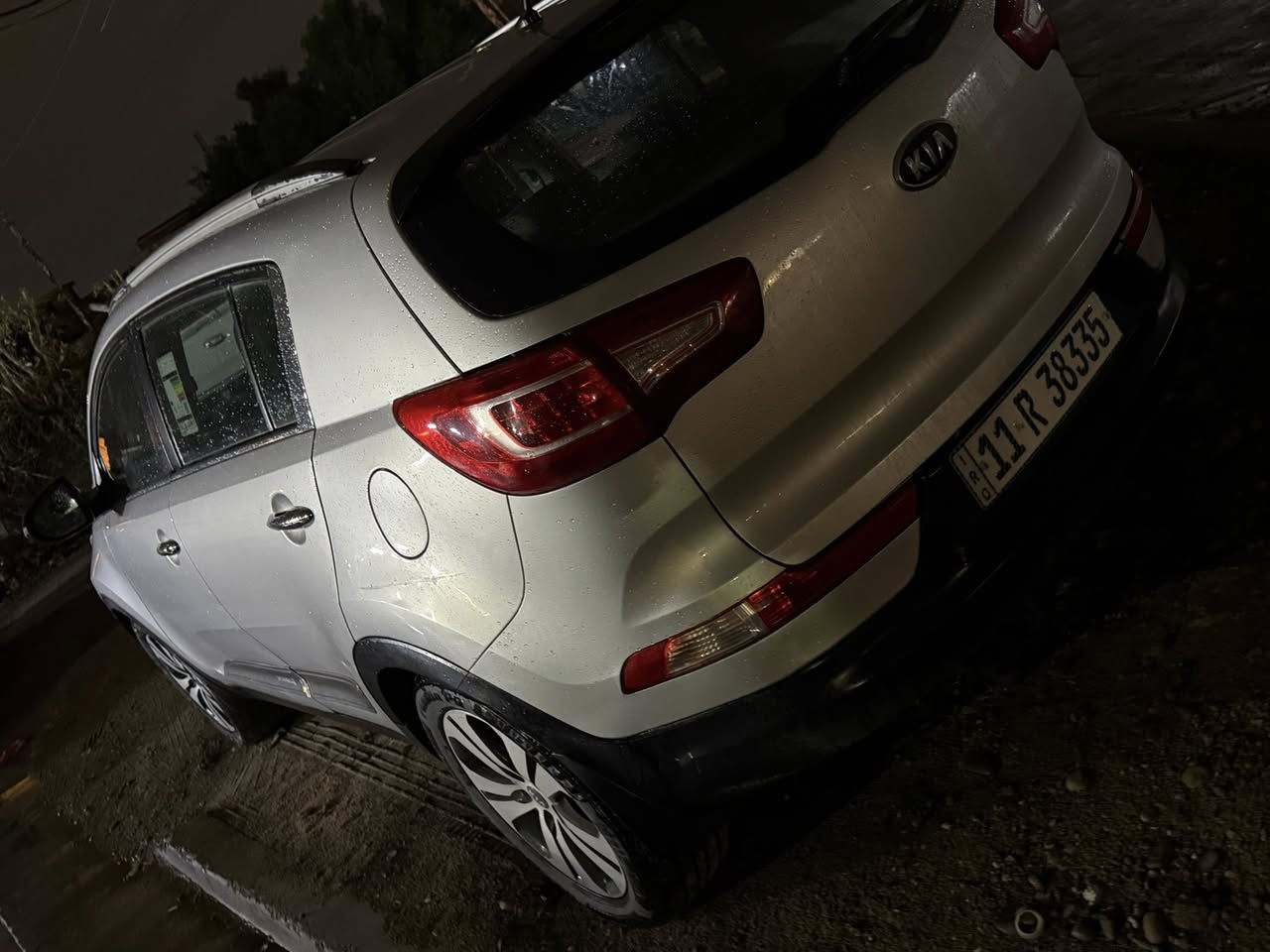 السلام عليكم       بيع او مراوس
كيا سبورتج 2014 خليجي محرك 2000 دوش ماشية 140 K السيارة مكفوله من الصبغ دى طخة بل صندوك ومصبوغ الصندوك بيه بارد بل باب ممبين مري شفط كامرة تحكمات ستيرن رقم وهزة وتجديد سنوية كلهن جدد السعر 132$ وبيها مجال مكاني حي العدل***********
