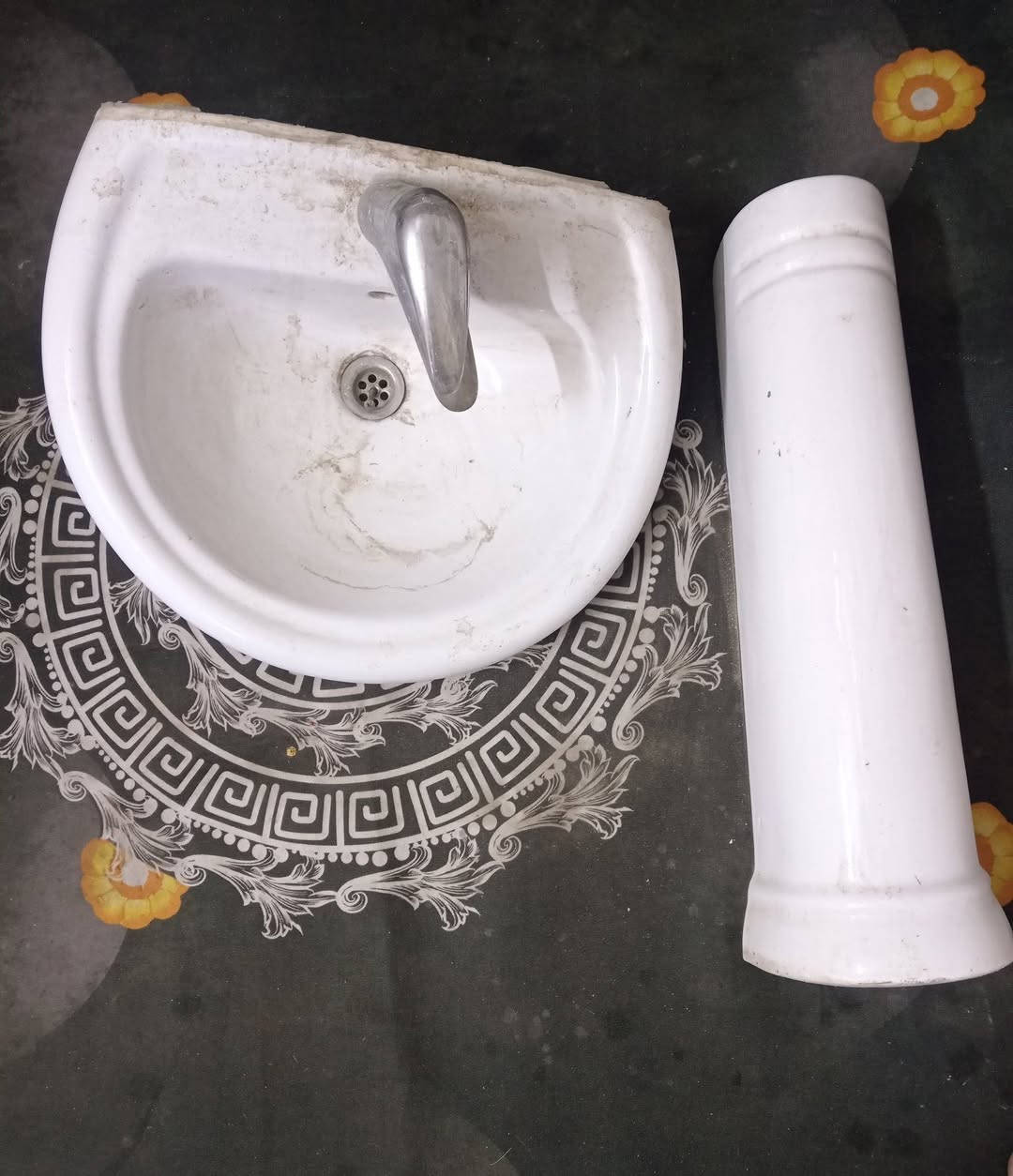 مغسلتين حجم صغير مابيهم اي ضرر الوحد ع ٢٥ ثنينهم ب٥٠


**إذا كنت صاحب هذا الإعلان وتريد حذفه لأي سبب، رجاءا أرسل رسالة إلى الدعم الفني**