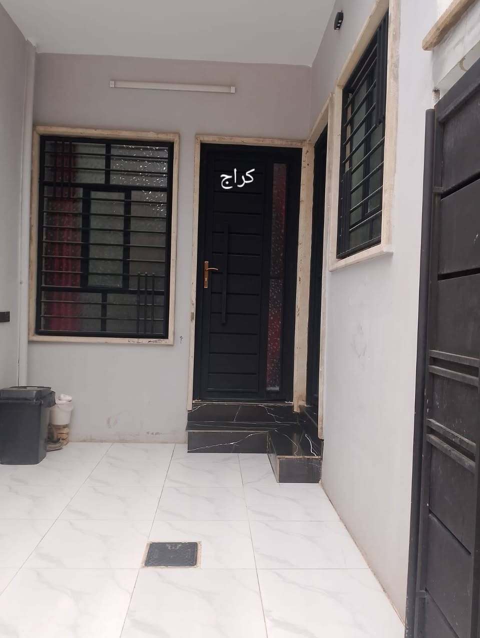 بيت 110متر بناء حديث فول حي الانتصار عدد غرف 2 هول ستقبل مطبخ صحيات غرب شارع 60 )سعر  الاتصال على ***********
***********
