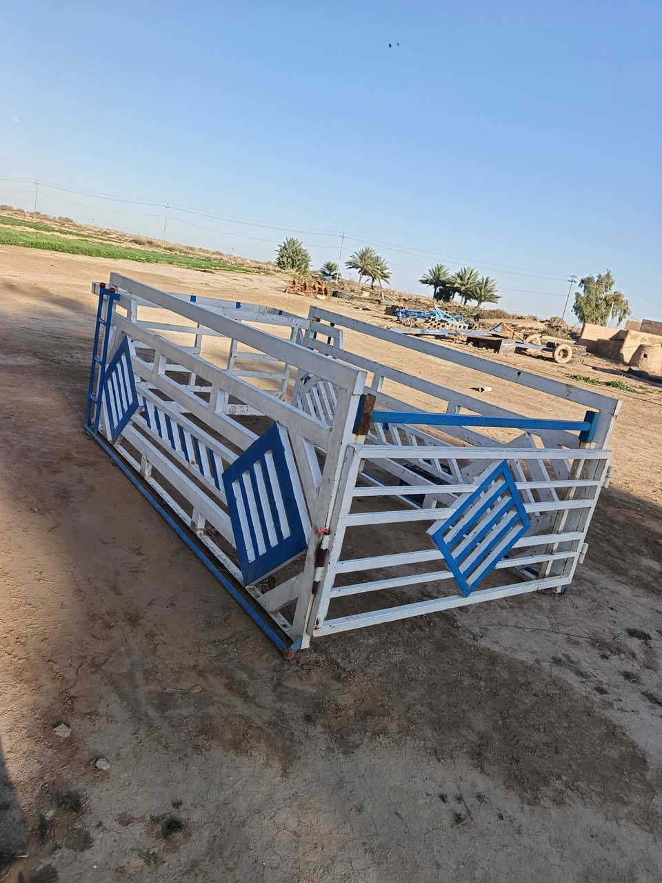 السلام عليكم محجر كيه نثيه جديد السعر 300 رقم الهاتف ***********
