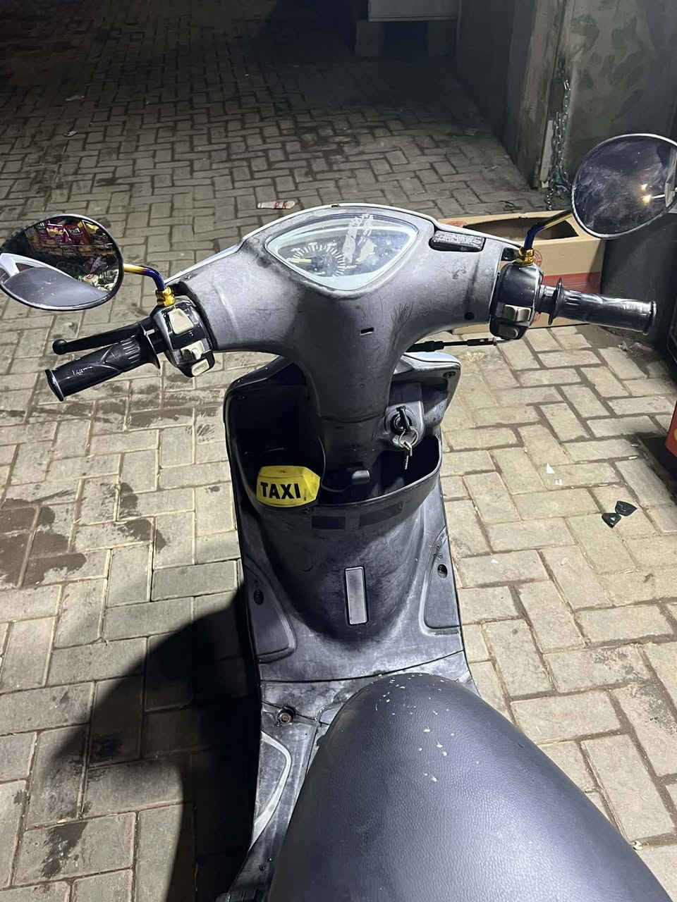 سلام وعليكم شلونكم شباب دراجه ماكس للبيع دراجه بلاديه و كابريتر بلاديه وسلف بلادي سواده و كفره ختم واحد ويه المكينه برغي ما مفتوح جيب فيتر وتعال افحص
السعر 650
الرقم ***********
المكان بغداد النهضة
