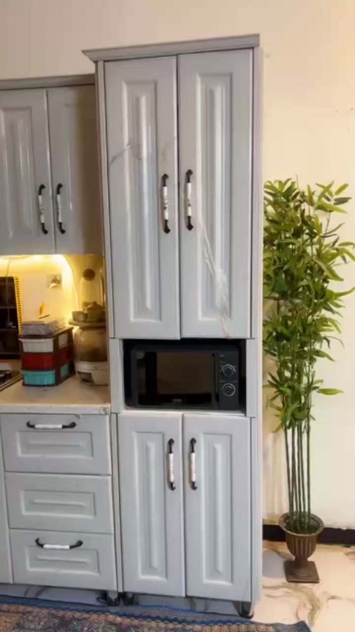 السلام عليكم كاونتر للبيع جديد مامستخدم من داخل الالمنيوم مع الطباخ والساحبه ماخذته ب5 ملاين واريده ب4 والثلاجه للبيع سعرها مليون


**إذا كنت صاحب هذا الإعلان وتريد حذفه لأي سبب، رجاءا أرسل رسالة إلى الدعم الفني**