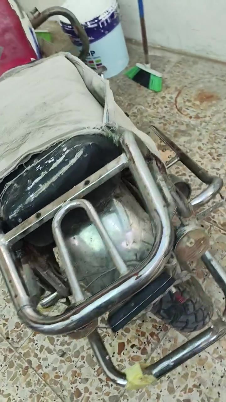 سلام عليكم خوان هاي دراجه تفيد صباغين اني صباغ ولله تحمل تلاث صطوله صبغ اقسم بلا القران بعد دراجه حيل حلوه مرتبه جنت روح بيه تركي واجي بس الحمد الله شتريت سياره ما اريده***********

