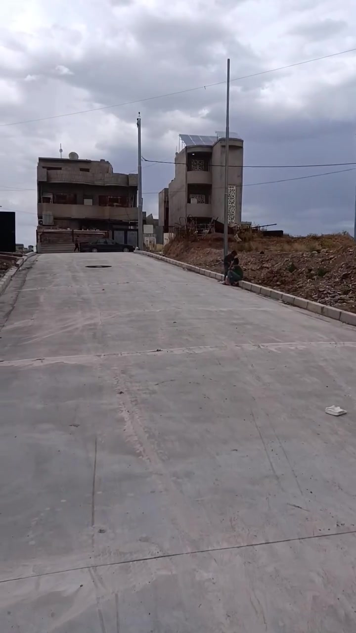 للبيع للبيع
حي السماح ال24
قرب بانزيخانة المشاعل 
سند2025 طابو الزهور 
المساحه 125 ركن مربع 10×12.5
ثلاث غرف طابق الاول غرفتين نوم واستقبال مطبخ هول صحيات
طابق الثاني غرفه وحده 
كما موضح بالفيديو 
للاستفسار اكثر الإتصال على الرقم 
***********
او المراسله ع الماسنجر
