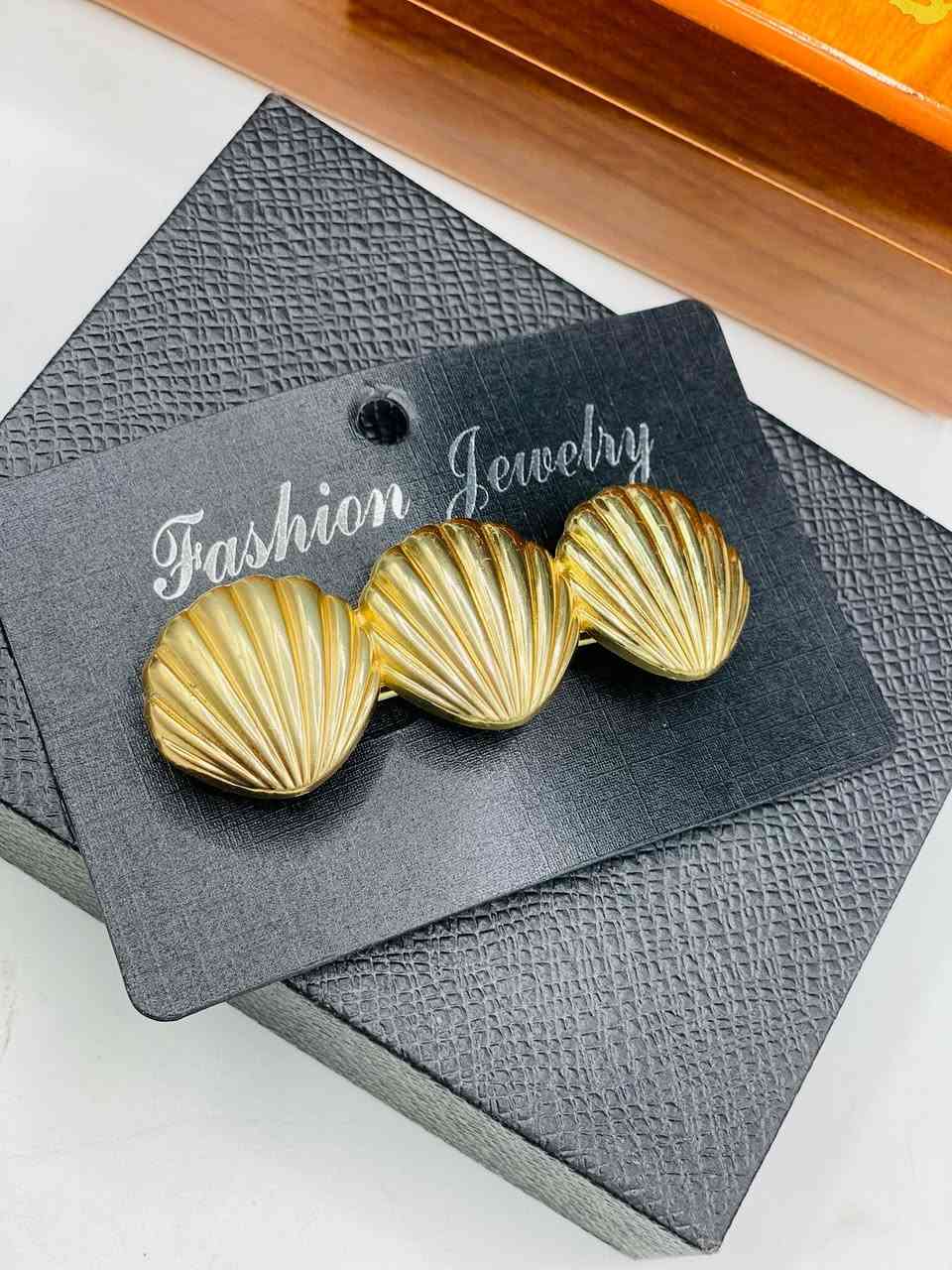 قراصة بنتراس ناعمة
تفاصيل بسيطة تبرز جمالك ولمسة أنوثة راقية 💛
✔ تصميم أنيق
✔ خفيفة ومريحة
✔ مناسبة للاستخدام اليومي والمناسبات
اختيار مثالي لكل بنت تحب الإطلالة المرتبة والناعمة 🌸
📩 للاستفسار راسلوا الصفحة
🚚 توصيل متوفر
#قراصة_بنتراس #اكسسوارات #أناقة #ترند


**إذا كنت صاحب هذا الإعلان وتريد حذفه لأي سبب، رجاءا أرسل رسالة إلى الدعم الفني**