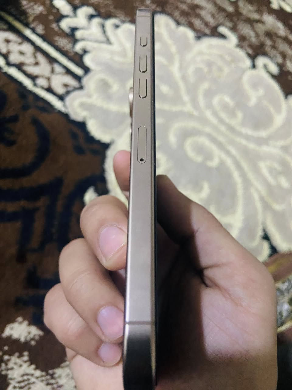 سلام عليكم ايفون ١٦ برو ماكس ذاكره٥١٢ بطاريه ١٠٠مشحون ٨٥مره بس جهاز بلادي ونضيف كلش شخط مابي السعر ١٦٠٠   ضمان ماستر  للتواصل ***********العنوان بغداد السيديه
