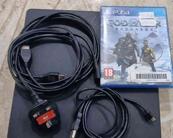 سلام عليكم بلي 4 سلم 1T نضيف جدا مامفتوح لوك ستيكر اوربي مثل ماموضح بل صوره كامل ملحقات الاصليه يده الاصليه  مهكر قرص السعر 270 الف ويا لعبه جيتي اي اونلاين ولعبه رزدنت ايف8 ورزدنت ايفل4 ريميك ولعبه ذلاس اوف اس2 العنوان كربلاء طريق الحر قرب اسواق المائده فرع ابو الدهن الرقم *********** كربلاء
