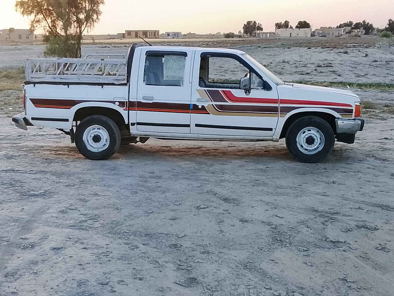 سلام عليكم لبيع نيسان رقم ذيقار مشروع وطني شرط تحويل كير محرك بلاد مكفولات شرط شاصي نضيف سياره حلوه بلاد شرط كفاله لادعمه ولا ضربه سعر مناسب بيع مستعجل *********** مكان سماوه الخضر
