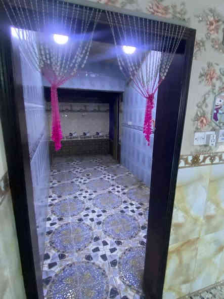 للبيع او للايجار دار مساحة 130م تجاري حي الأساتذة مقابل أسواق زمزم ***********
