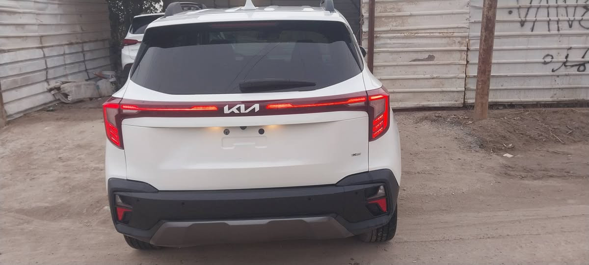 سليتوز X Line 2024 ماشيه ٦٠٠٠ الف حقيقي يعني زيرو دخول جديد بدون لوحات
بصمة تشغيل بصمة بيبان تشغيل عن بعد 
 كشنات مخمل وجلد وكشنات حرارية
 لد نهاري شاشة ديجيتال متصله مع شاشة المسجل
توقف ذاتي رادار محيطي 
بصمه تشغيل وتشغيل عن 
محرك ١٦٠٠ تيربو 
ويل 18 كروم
داخل جلد مع مخمل
بجم كبس بدون ايرباك
حادث ربع جاملغ خلفي جهه الأيسر مع هلال الباب 
تترقم جميع المحافظات باسمي تحويل مباشر
مكان السياره حله مركز 
رقم الهاتف ***********
رقم الشاصي KNDEUCA78R7626018
