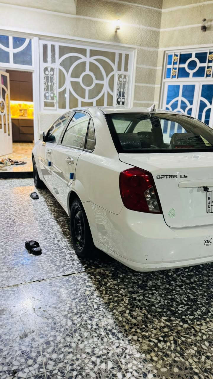 سلام عليكم اوبترا ل بيع موديل ٢٠١١ السياره تبريد ❄️ بيه بارد باب الخلفي وبيه بارد بعد بس قليل حيل تايرات نضيفه مكان السياره حله مركز المدينه  الاستفسار *********** ملاحضه السياره باسمي شرط ثاني يم ادور باسم المشتري
