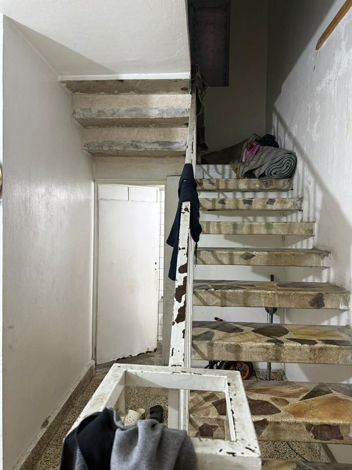 الدار للبيع  المساحه 223.5النزال 18.5 الواجهة 12  الدوره حي المعلمين مقابل سريع الدوره  للاستفسار مراسلة الصفحة او ***********
