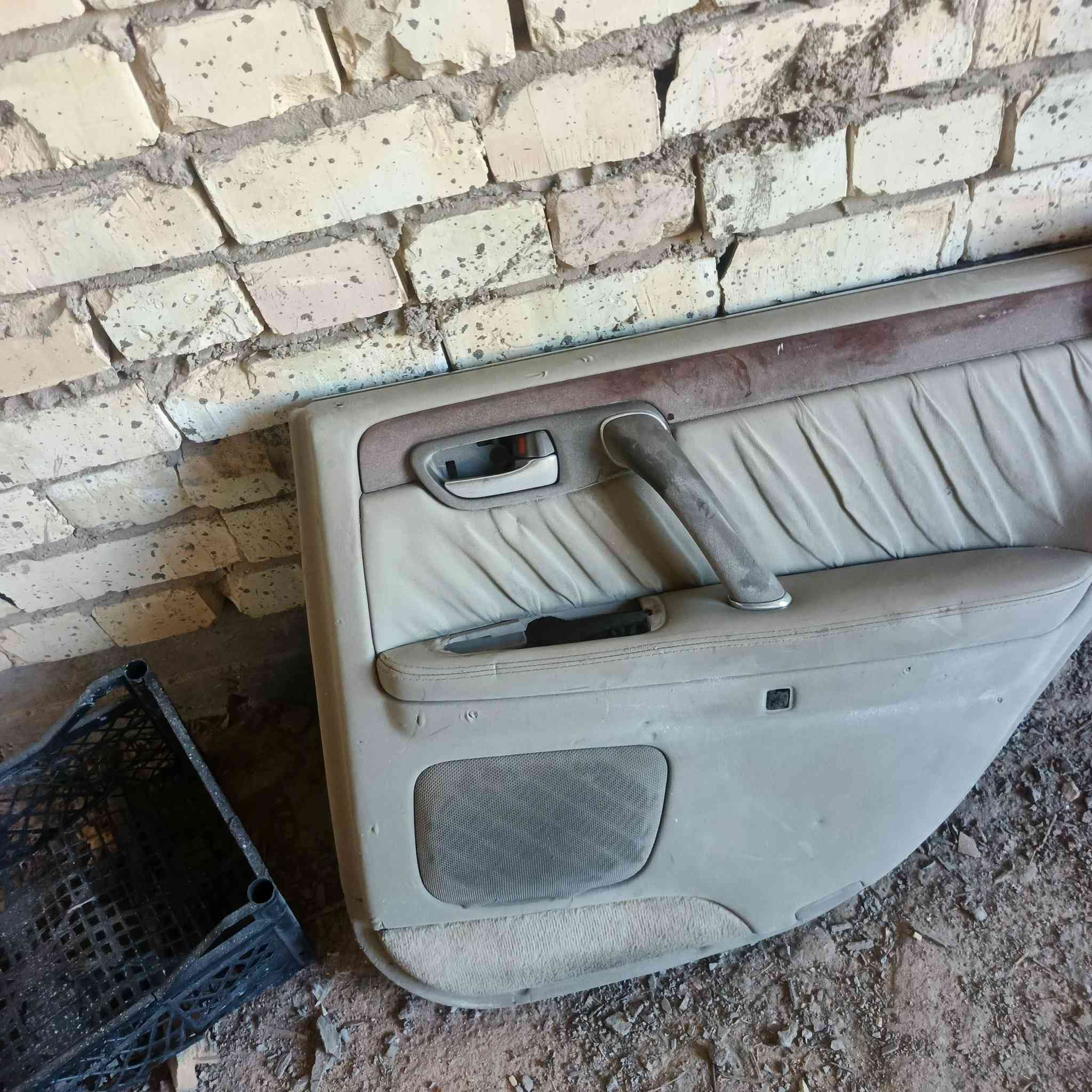 السلام عليكم
بطاين جلد مال ملكة الورة جدد زيرو وكدام شويه تعبانات
وبطاين مخمل حلوات +دكم خلفيه مال جام اوتو مال كرستال +شباج راس ثور كرستال +لحيه اماميه مال ملكة اصليه خضراويه مناسبات بيش ما جان ابيع *********** مكاني نجف
