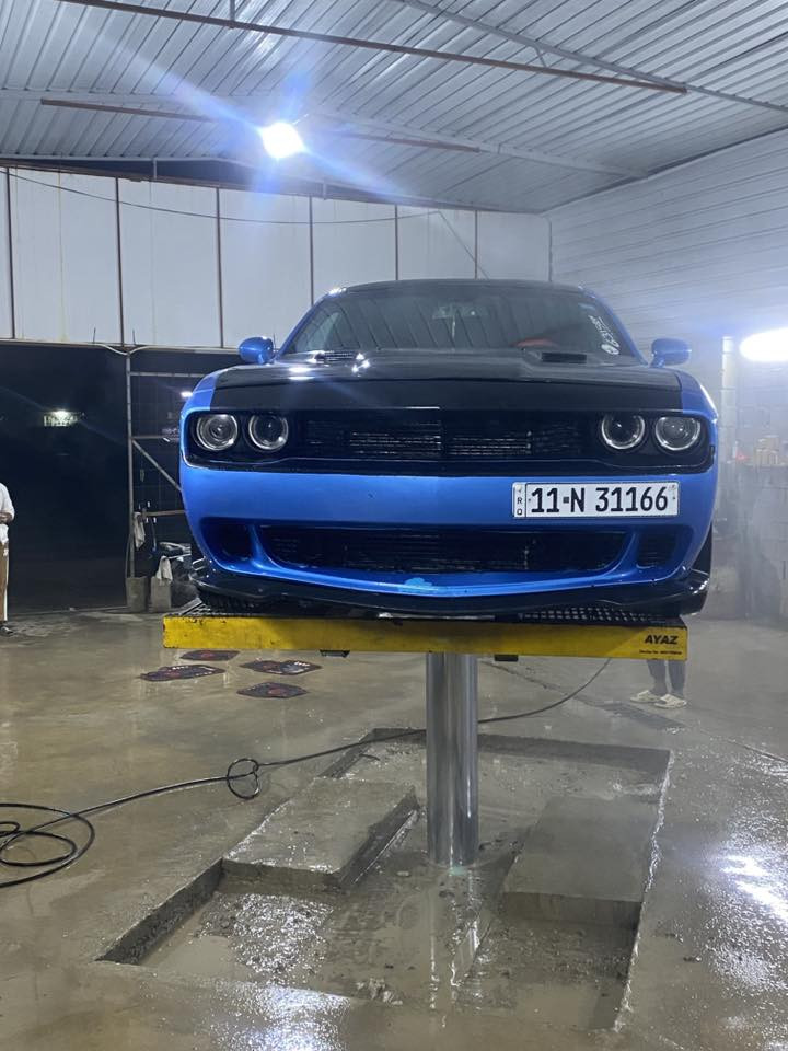 السلام عليكم جالنجر موديل 2012 امريكي حادثها جاملغ خلفي وهنا بيها جاملغ ثاني نطخ سياره لون سوده مسويلها تغير لون رقمها بغداد نكليزي كير محرك تاير صدر كله خير من الله سياره مابيها اي نقص تخم ويل مشدودلها عشرين جديد مكينه 3600 سعرها 105 بيها مجال سياره ترايك وان ميعجبك مكاني بغداد سبع البور *********** و ***********و ***********
