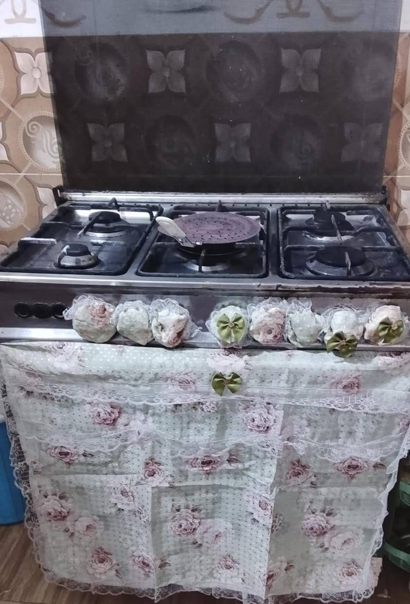 السلام عليكم غرفه اخشاب عراقيه سعره 500 الف كاونتر متر ونص ارضي وتعليك سعره 75 الف طباخ 5 عيون فرن شغال سعره 75 الف كاروك طفل سعره 25 الف ماطور ماي شغال سعره 20 الف سماعه مال مخضر من هاي الاصليه سعره 20 الف ميز رفوف مال بهارات 15 الف باب حديد مامستخدم سعره 50 الف الاسعار بيهن مجال مكاني جزيرة مامتواجد على نت هواي ه‍ ***********
