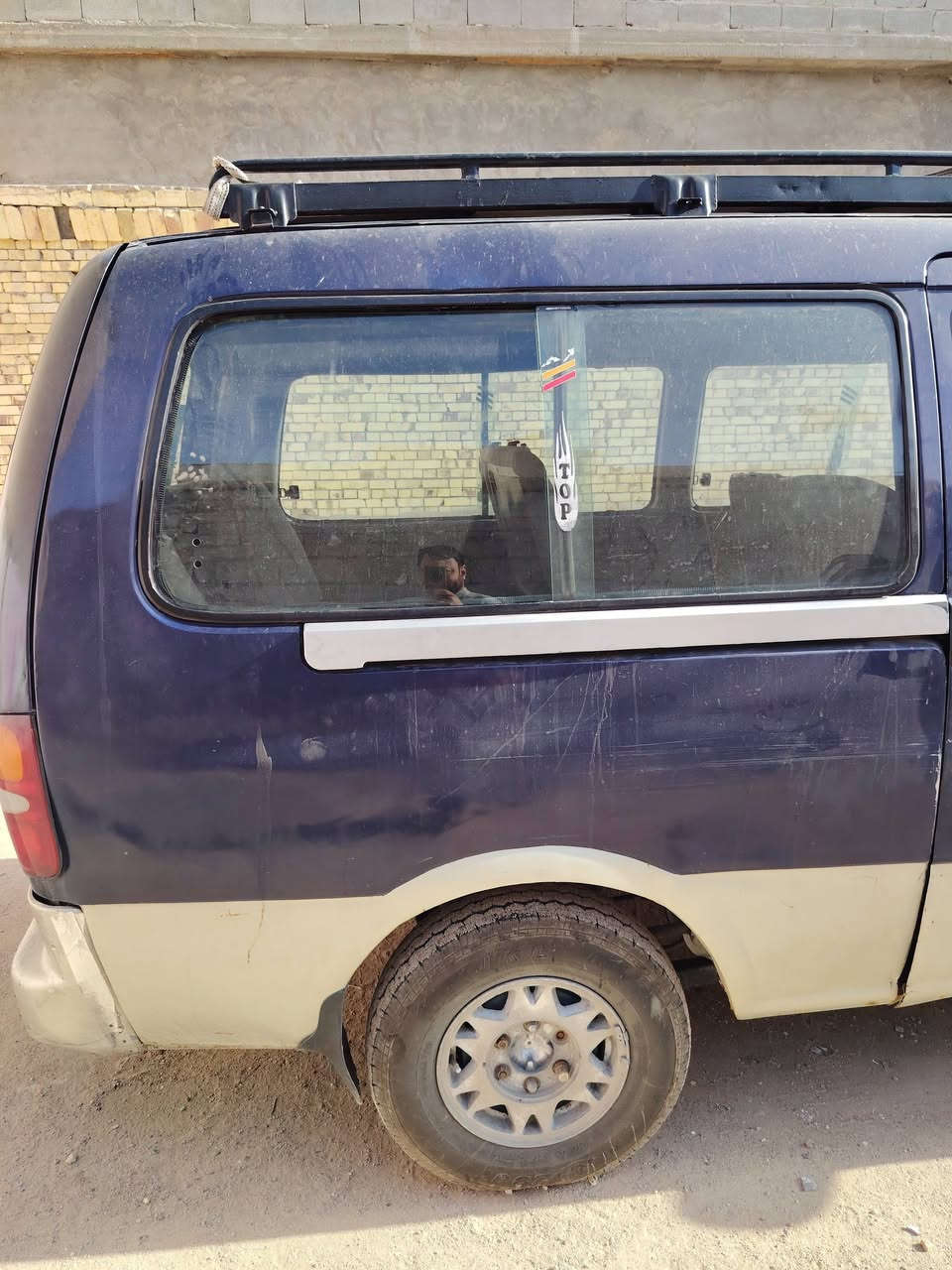 السلام عليكم
سياره بريجو موديل ١٩٩٥ رقم بصره انكليزي تحويل ثاني يوم
مكفوله سياره من ضربه لقويه ولكص ولنقل بيها صبغ رشه جماليه فقط ومكينه خيط ولكير اكسن حلوات معروضه ب ٤٥ وبيها مجال مكان بصره حيانيه رقم ***********
