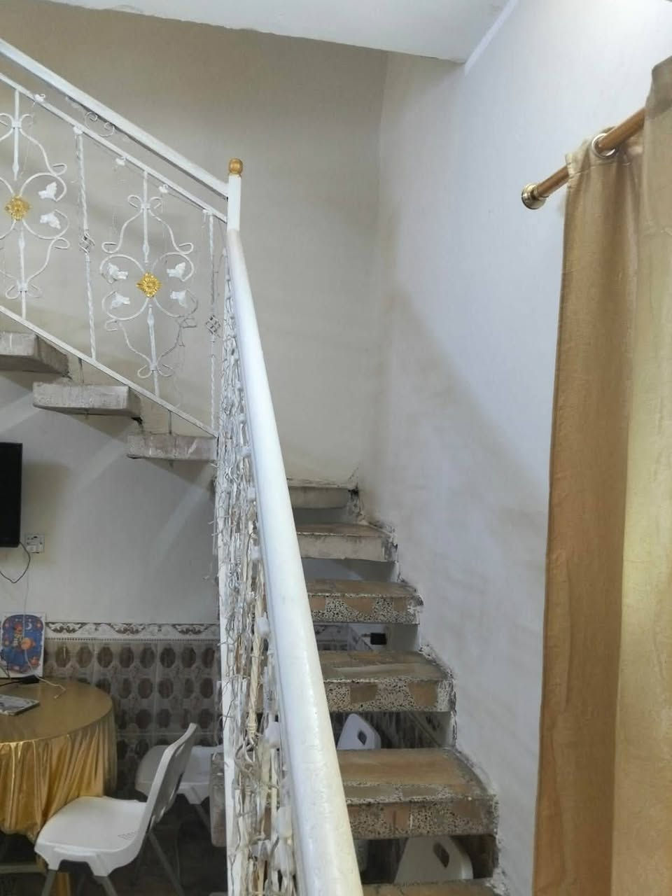 🔶 بيت بحي لفدأء بشارع ابو لبنان ثالث فرع عن المضخه.
💠💠💠💠💠💠💠💠💠
🫖🫖🫖🫖🫖🫖🫖🫖🫖
 لبيت ركن مساحته 100متر مربع 10 ×10 متر  . بناء طابوك وثرمستون والسقف  عكاده . متوفرة كل الخدمات 
💢💢💢💢💢💢💢💢💢
البيت طابقين :-
 المسقفات الطابق الاول غرفه نوم  واستقبال ومطبخ ومجموعة صحيه 
الطابق الثاني 3 غرف نوم .
🧿🧿🧿🧿🧿🧿🧿🧿🧿
السعر 140 مليون .
***********
