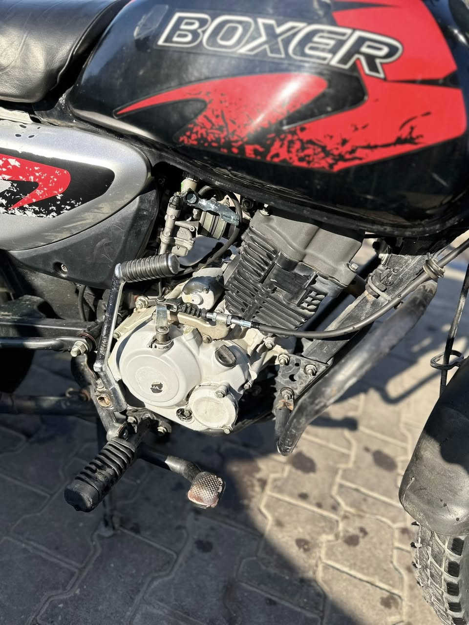 السلام عليكم
دراجة بوكسر 2021

دراجة رقم او سنوية دراجة نضيفة 

العنوان : بغداد مدينت الصدر 

الرقم :***********
