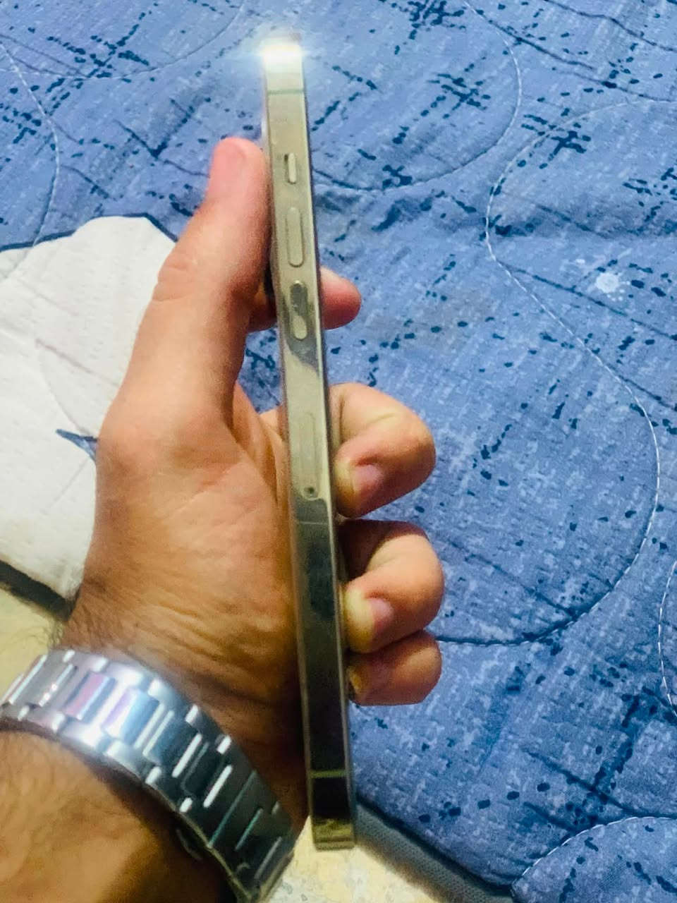 سلام وعليكم من رخصت ابو لكروب جهاز 14برو ماكس مبدل شاشه بس ولبطاريه كدام عينك 55جهاز مال لبيت لو مامحداجين مانبيعه جهاز نضيف اخو جديد والله  
سعر 525وبي مجال قليل 
بكاني لبصرة لدير 
لرقم***********
وبيهن واساب
***********
واني بختمتكم
وماعندي توصيل اسف

