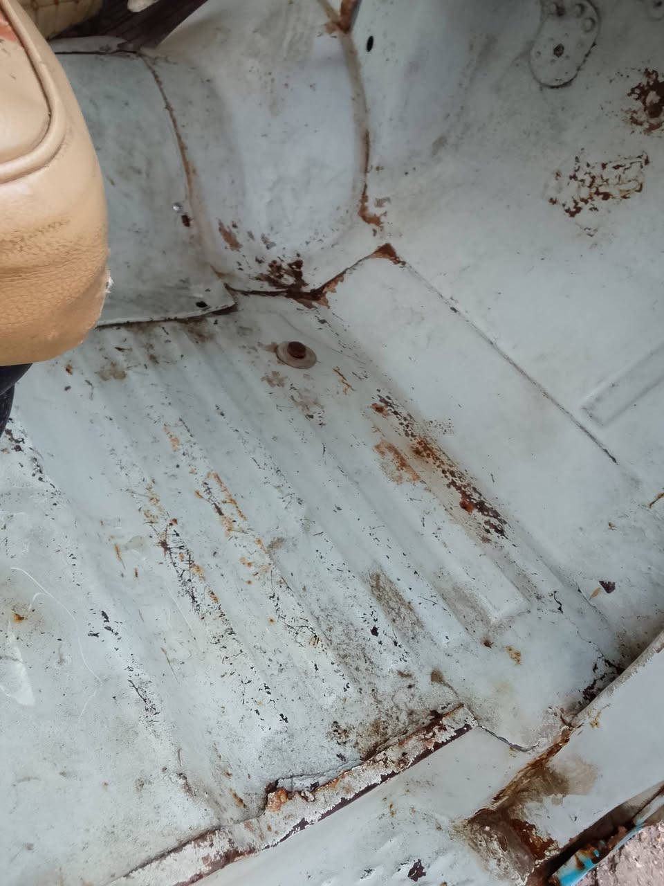 سلام عليكم زوبه لبيع مكينة ونجي سته ارقام تحويل مباشر موديل 1971 سياره اصولي والشراي يتصل بهاذ ارقم *********** ولحاب السعر يتصل سيد علي بدي 88
