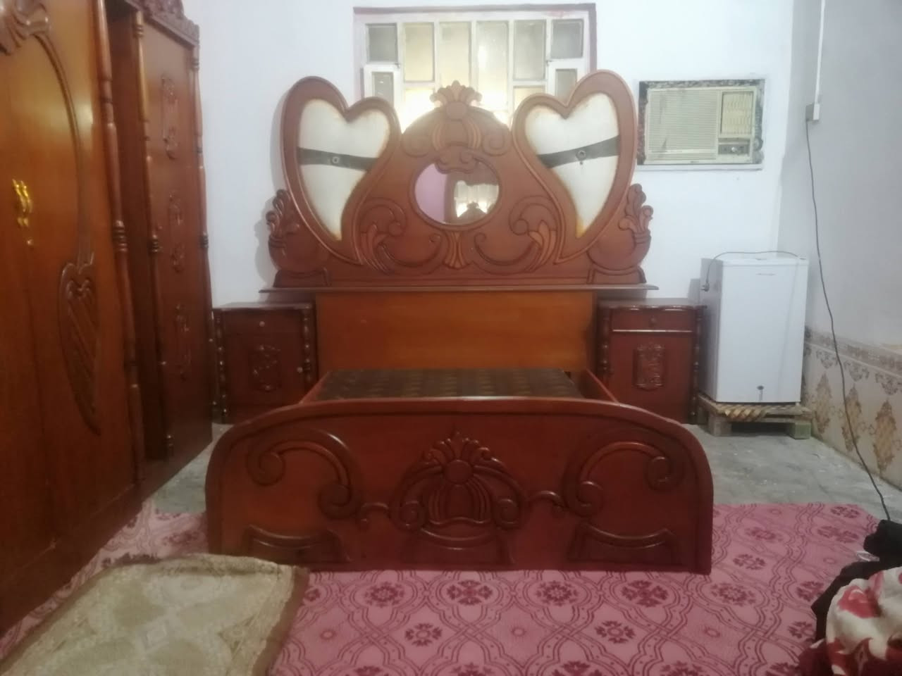 السلام عليكم  الغوالي غرفت اخشاب للبيع السع خاص رقم الهاتف ***********
