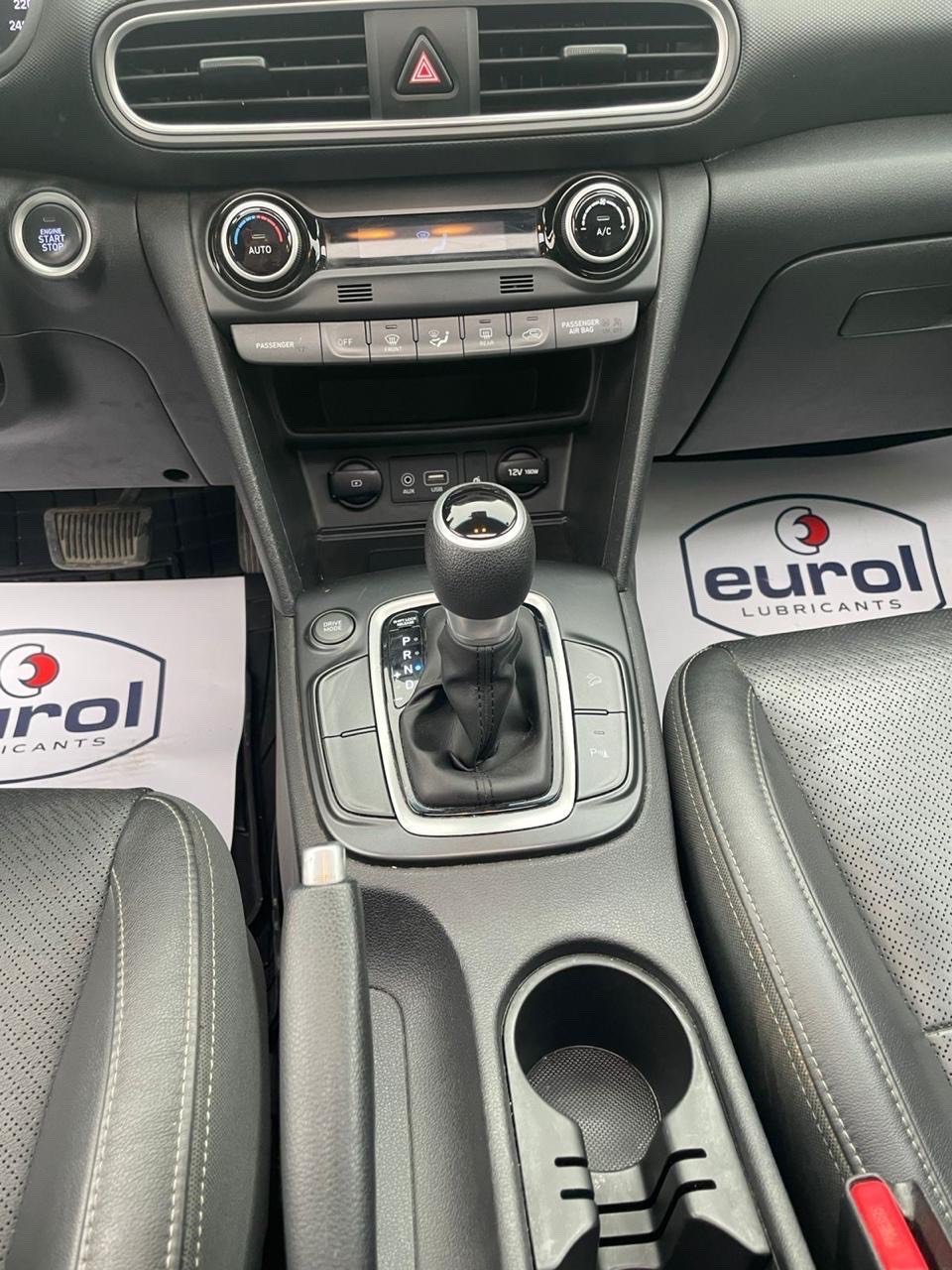 كونا خليجي موديل 2020 وكالة

مكفولة من الصبغ والتبديل 

فول مواصفات ام الداتا شو

محرك 2000

ماشية 32 الف

بيه تكحيلات جدا بسيطة

السعر 170 بي مجال بسيط 

***********