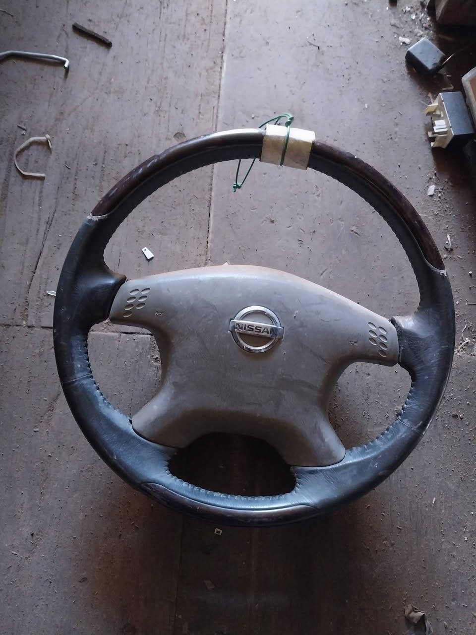 للبيع ...  دركة ستيرن نيسان باتروك فتك مال وارد .
العنوان :- بغداد الحي الصناعي في باب الشيخ .
هاتف :- ((***********))
