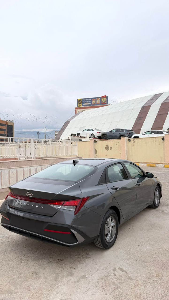 السلام عليكم 
النترا موديل : 2024  سمنتي 
السعر  : 132ومجال قليل 🔥
عداد المسافة : 20 الف
حجم المحرك : 2.0L ( 4,سلندر ) دوش 🔴
سياره كامله و جاهزه عل وضع بلادى دينار مصرف ما بيها 
ملاحظة السيارة : فقط بوند وجملغ  صبغ بدون دواخل 

 مـواصـفـات‏
بصمه 
شاشة واحد 🖥️
اوتو هولد :    Auto Hold
اوتو ستارات : Auto Stard 
اوتو ستارات : Auto Stop‎
رادار امامي (تحديد مسار)
‏‎رادار جانبي (نقاط عمياء)
‏‎رادار خلفي (التحذير من الاصطدام)
‏‎حساسات امامي
‏‎حساسات خلفي 
نظام : Eco
نظام : Normal
نظام : Sport
تحكيم ستيرين
لايتات ليد وعدسة زينون 
بكلايتات LED
ويل كروم
وبعد هواية مواصفات…
‏‎تفاصيل اكثر الاتصال علی ارقام التاليه ‏

اتصل و تدلل 
واتساب ‏‎‏‎‏‎ [***********]
☎️[***********]

عنوان📍عقره اكر, نينوى
