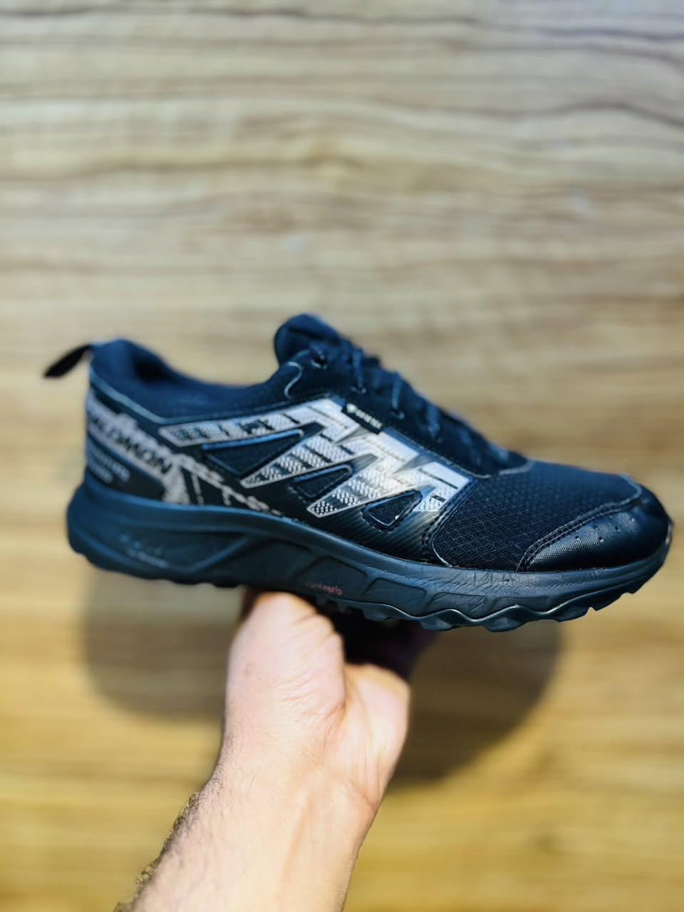 سلمون باله امريكي اصلي 
اصدار حديث
طبي فول راحه 
كورتيكس مقاوم للماء 
قياس40.5
طول القدم 25.5
النظافه 100.100
توصيل جميع المحافظات 
للحجز والاستفسار واتساب 
***********
