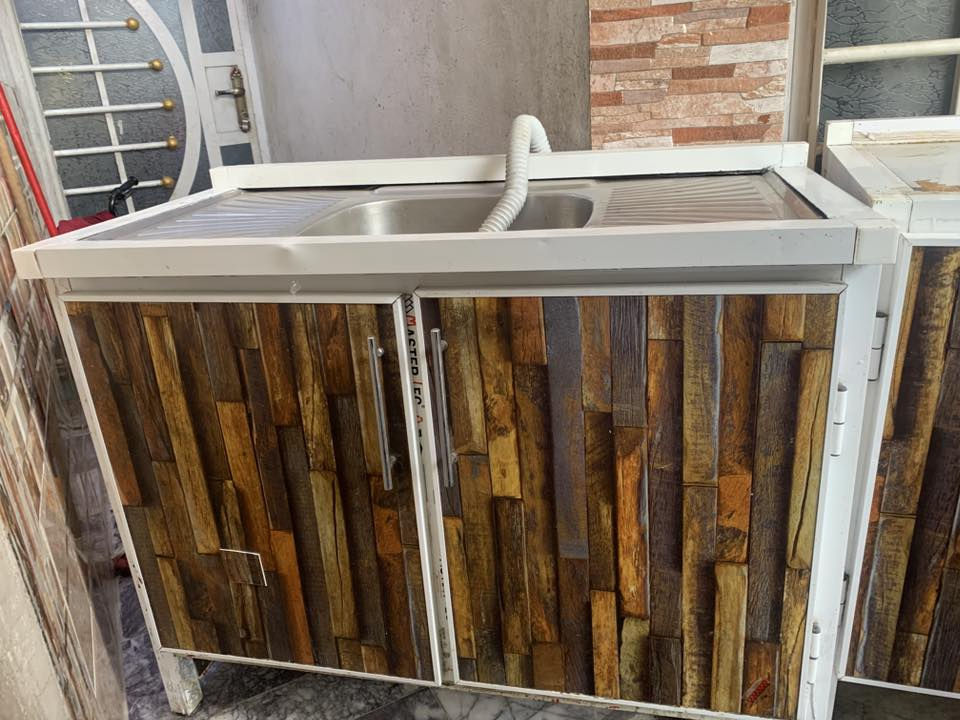 السلام عليكم
كاونتر وسنگ وملحق
نظيفات 
ب120 بيهن مجال مكاني بغداد الحرية
***********
