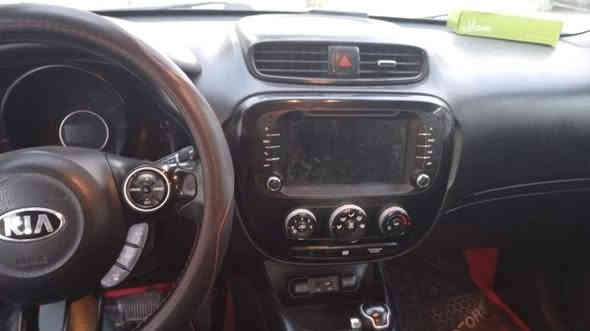 السلام عليكم...سول موديل 2016 وارد امريكي رقم بغداد انكليزي حادث بنيد ونفسة مصلح.... محرك  2000... السيارة جاهزة العنوان بغداد جكوك 
موبايل *********** 
السعر 118 وبيها مجال قليل
