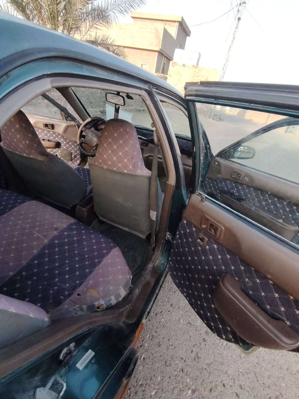 السلام عليكم كورلا موديل ١٩٩٥ يسره بلاد السياره بلاديه بيه بس هاي الطخه الي بلكرن مال الجاملغ وطارف البنيد كهربائات كله شغاله تخم تأير صدر نضيف دوشمه نضيفه رقم انبار كير اوتو محرك مفتوح السياره بيه قطعتين صبغ شرط جاملغ أمامي وبنيد فقط الباقي بلاد محرك بي تنقيص السعر ٣٧ وبيه مجال لشراي مكاني الانبار الكرمه ***********
