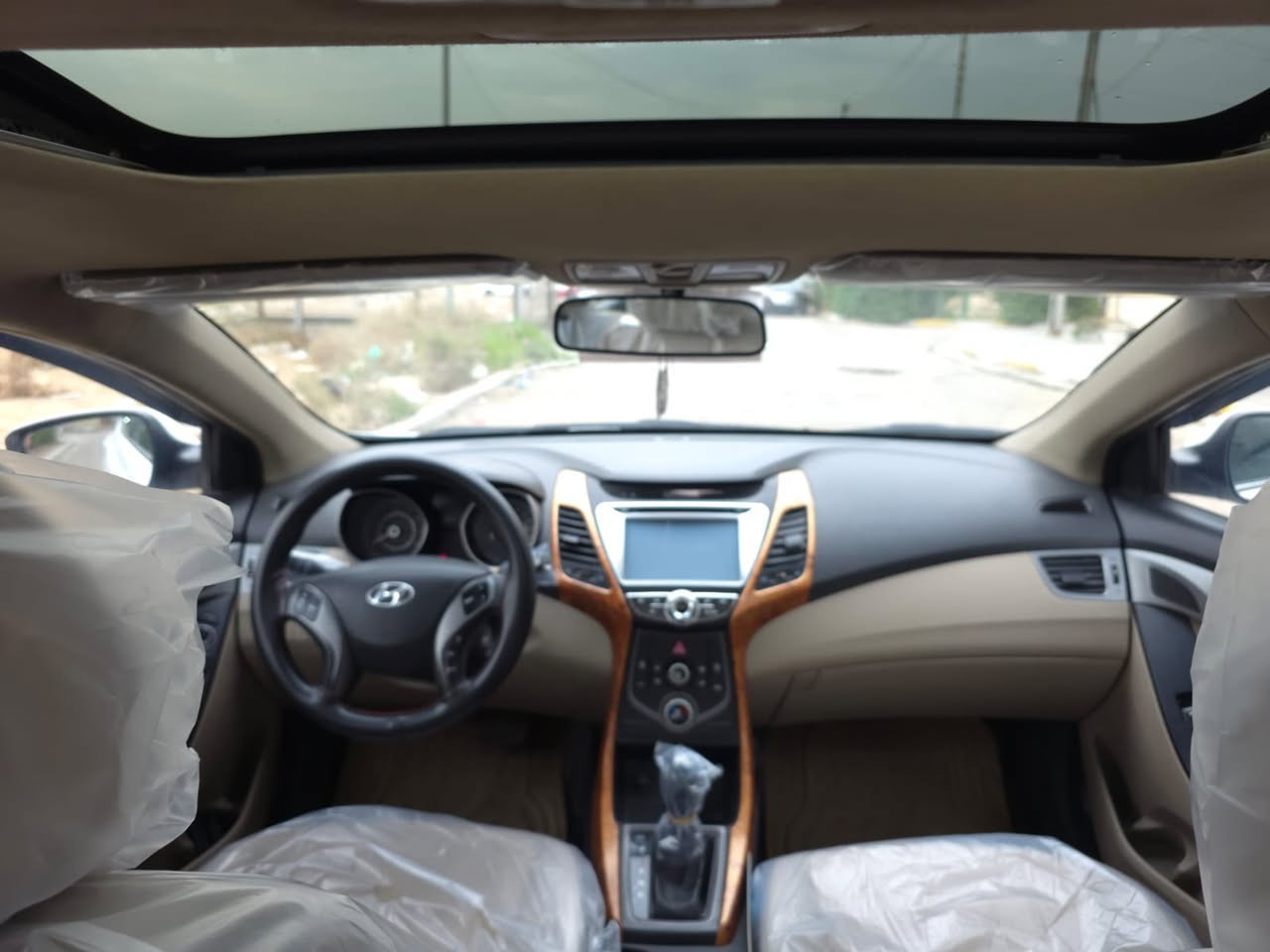 سلام عليكم النترا 2015 خليجي فول مواصفات معروفه مواصافت مالتها بصمه فتحه تجي قطعتين تبريد بيها بس بنيد صبغ والباقي سليم جاهزه السياره المكينه الحجم مالتها 2000 كلش حلوه جديده بالعافيه عالي يشتريها 
السعر 122
مكاني سيدية
رقمي ***********
