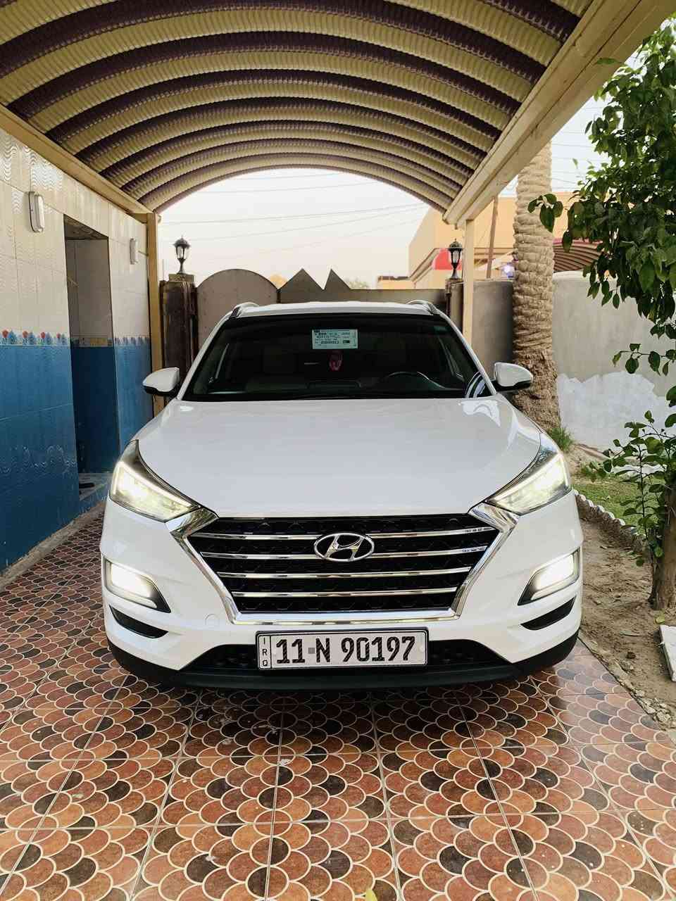 للبيع توكسان موديل 20 
كاصد اصل 
كفاله عامه. 
رقم بغداد باسمي 
رقم هزه سنويه. ل 31. كله. جديد 
فول عدى بنوراما 
خمس عدسات. لايت متحرك 
اريل نفكيشن واير ليس 
شاشه كبيره. ابل كار بلي 
كشنين كهرباء 
دبل حساس 
بصمه 
تخم تايرات. باتري جديد. 
سبير العده ع وضع الشركه 
ماشي. 75 
جاهزه. من كلشي. سعر. 215. 
***********
