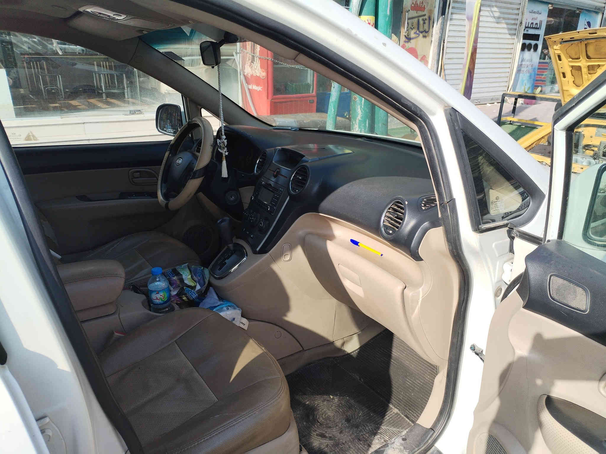 كارينز ٧ راكب موديل  ٢٠١٢  خليجي  رقم بغداد انگليزي بأسمي إلى سنة ٢٠٣٠    جاملغ امامي جهة السايق صبغ  و تلحيضات بدون دواخل  مواصفاتها فتحة بالقمارة   مكينة٢٠٠٠ اقتصادية  محرك و گير نضيف جدا   دواخل بيجي واسود السيارة جاهزة من كل شي  ماشية ١٦٩   غرفتها مدوشمة  جلد  السعر ١٢٠ وبيه مجال للشراي  مكاني بغداد الاعظمية للاتصال *********** وبي  واتس اب
