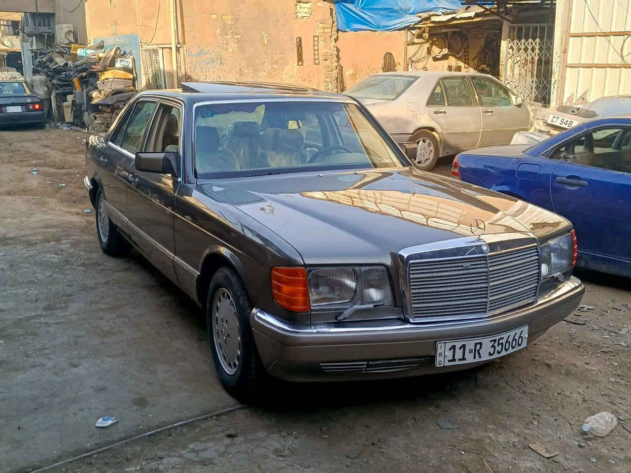 السلام عليكم
للبيع مارسدس جامبو رئاسي 300 موديل ١٩٩١سياره كلش نضيفه وبلاديه 

كير ومكينه بلادي بالجيس 

سياره دبل مروحه دبل هورن سلايد روف اريل كهربائي بلادي تدفئه تبريد شغال كله لوك جديد غرفه لون بيجي بلاديه جديده ونضيفه كلشش وسياره على ايدي جناي ومصروف عليها سياره كلشي بيها بلادي فقط صبغ جماليه سياره مسويلها ادامه من منضومه تبريد وتدفئه ومنضومه بانزين وحداديه وتخم تاير وباتري جدد سياره بسمي تحويل ثاني يوم مكاني بغداد حي النصر وهذا رقمي *********** السعر 100 ورقه يعني دفتر وبيها مجال للطيبين
