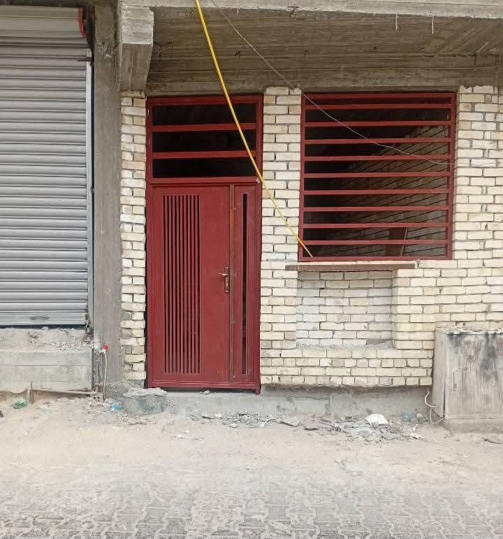 للبيع مساحته ٤٢م واجه ٤م ٣طوابق ٤نوم  صاله مطبخ معزول  حمامات عدد ٣ تريده هيكل او تستلم كامل مفتاح العنوان الاعظميه بين شارع سهام وبين راس الحواش قرب جاملع ابو رابعه بدون دلاليه اتصال ***********
