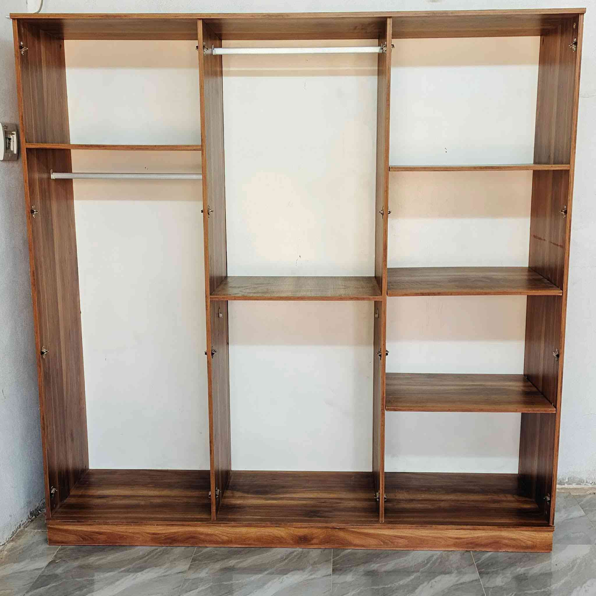 غرفة نوم مستعملة🇹🇷
نضافة 90٪💯
عدد القطع / 5
نضام / ابواب  💢
سعرها /450  💸
شد ونقل داخل بغداد مجاني🚛
يوجود توصيل محافضات 🚛


**إذا كنت صاحب هذا الإعلان وتريد حذفه لأي سبب، رجاءا أرسل رسالة إلى الدعم الفني**