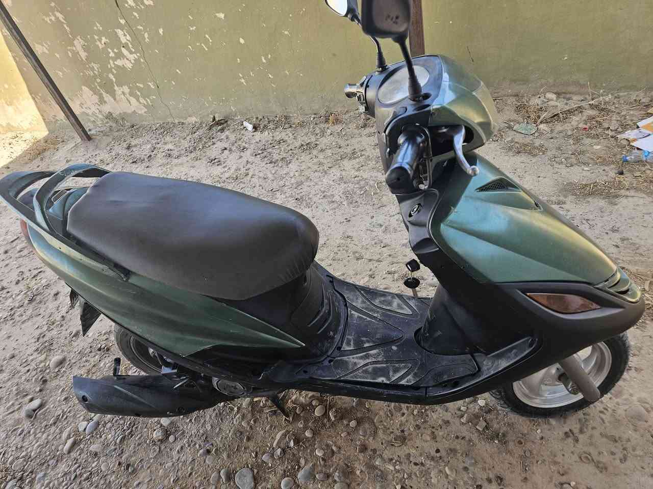 دراجه فراشه محرك نضيف مبدل كابريته ناقصها فقط سلف و واير مال عداد سرعه فقط نضافتها 90% سرعه 110 حقيقي
السعر 400 الف مكاني تكريت
***********
