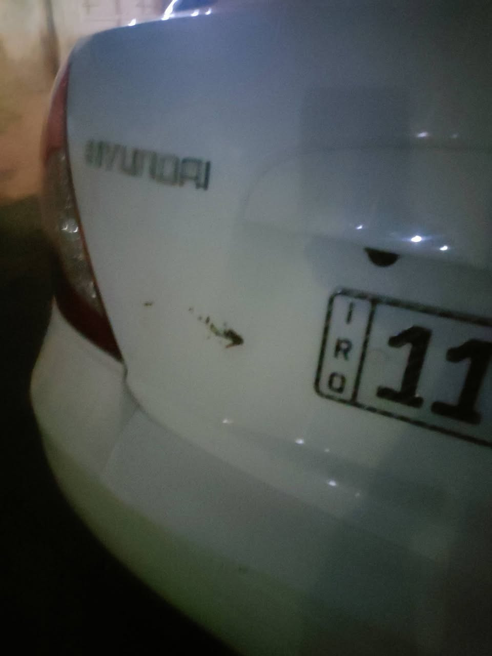 اكسنت مقدس خليجي 2011محرك وكير مابيهن شي تبديل جاملغ امامي جهت السايق وشخط بالباب الخلفي ورصعه بالباب الخلفي الثاني مثل مابين بالصور عارضها 90 وبيها مجال بسيط***********
