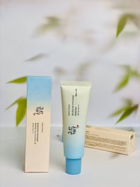 واقي شمس • SPF50+ • بشرة دهنية