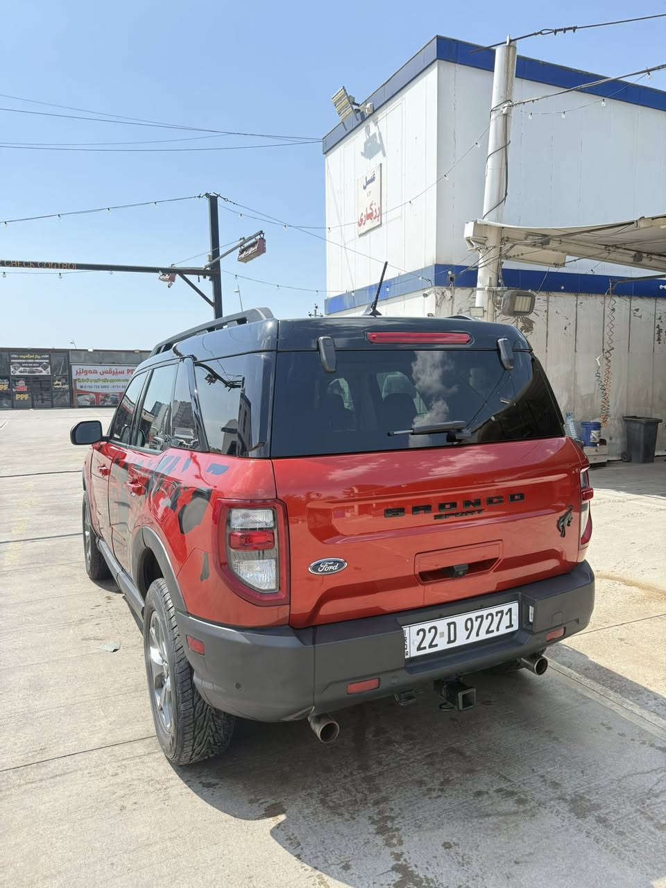 Ford bronco 2022  فول فول مواصفات 1/1مكينه 20 4بستن وتيربو بيه قطعتين جاملغ امامي وجاملغ خلفي بدون دواخل بدون ايرباك والبنيد   كلير امريكي سياره ماشيه ٣٦ الف مابيه اي نواقص كلشي بكفاله سنويه جديده وهزه وفحص للأستفسار *********** مكان اربيل
